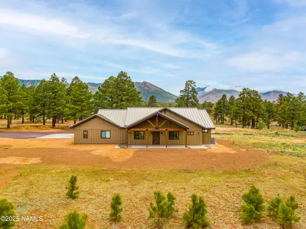 8441 N Fleming Drive, Flagstaff, AZ 86004