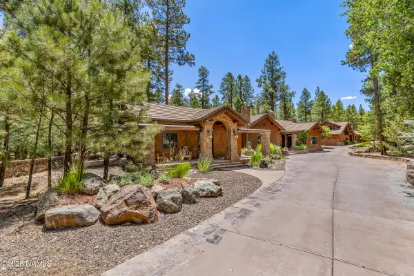2912 N Creekside Drive, Flagstaff, AZ 86001