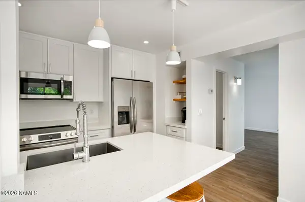 8055 E Thomas Road, Scottsdale, AZ 85251