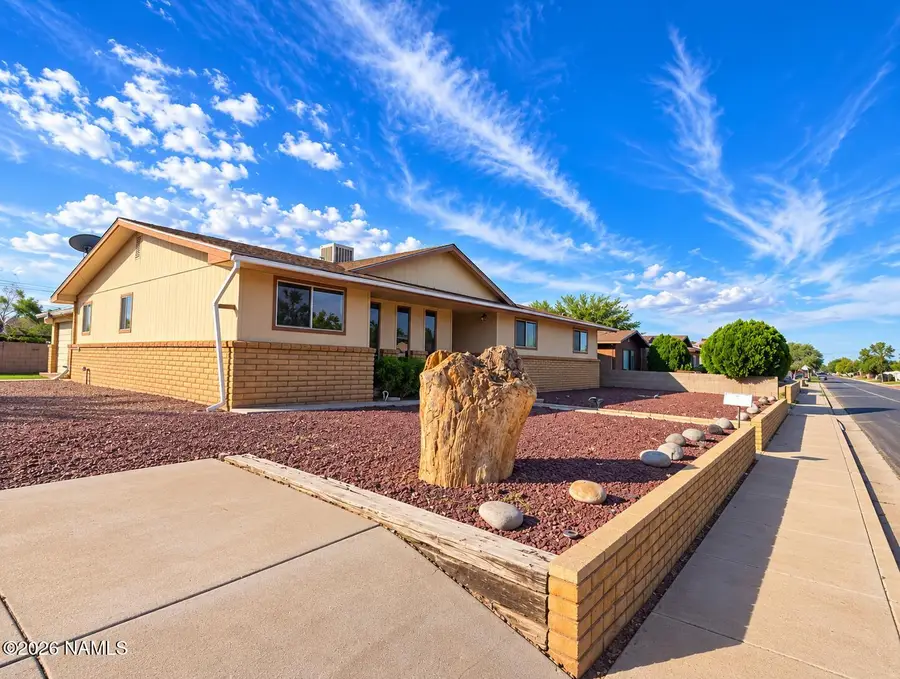 321 E Hillview Street, Winslow, AZ 86047 - #2