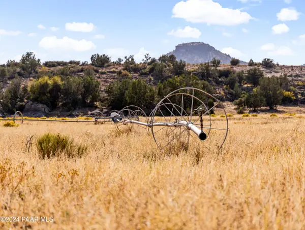 4820 E Perkinsville Road, Seligman, AZ 86337