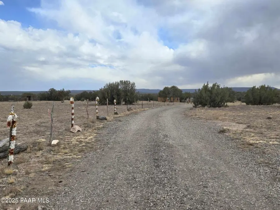 8495 W Antelope Run Road, Ash Fork, AZ 86320 - Image #2