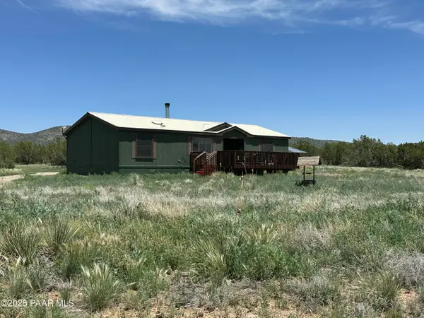 38236 W Howling Coyote Road, Seligman, AZ 86337