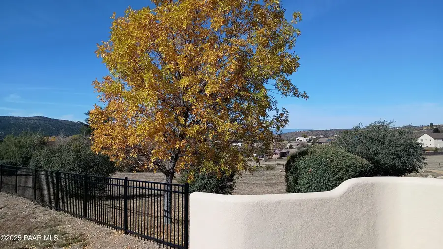 10622 N Saddle Pass Road, Prescott, AZ 86305 - Image #2