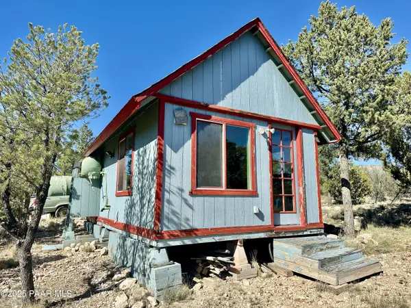 30425 W Conejo Road, Seligman, AZ 86337