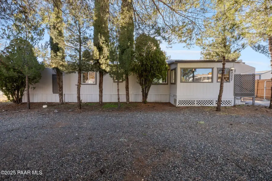 9037 E Rancho Vista Drive, Prescott Valley, AZ 86314 - Image #2