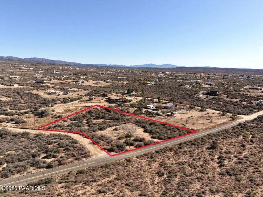 8565 S Donegal Drive, Wilhoit, AZ 86332 - Image #2