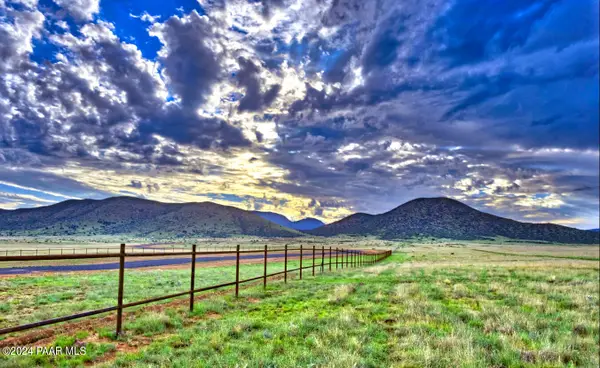 10450 E Woven Gold Way, Prescott Valley, AZ 86315