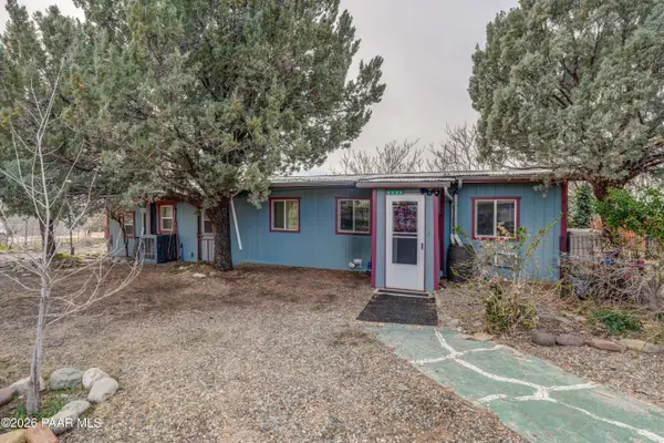 9040 S Magby Drive, Wilhoit, AZ 86332