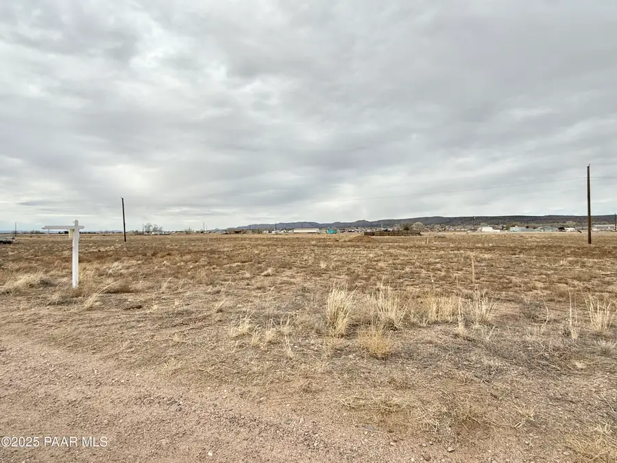 360 W Hawaii Road, Paulden, AZ 86334 - #2