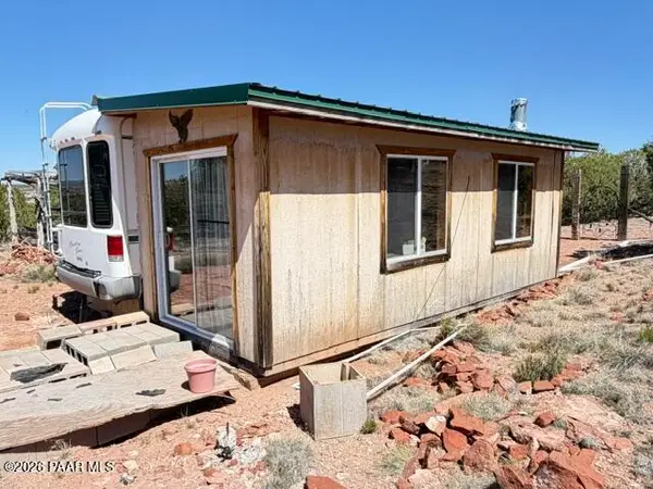64550 N Flaming Star Drive, Seligman, AZ 86434