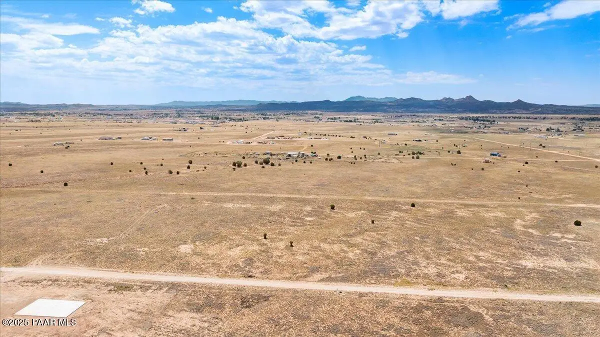 3299 W Limestone Drive, Paulden, AZ 86334 - #1