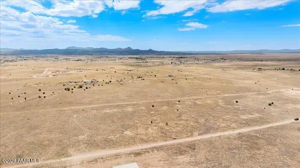 3383 W Limestone Drive, Paulden, AZ 86334