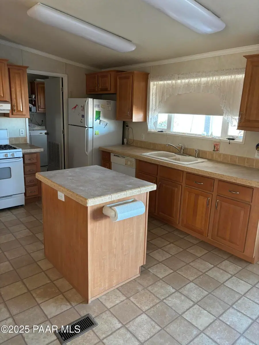 5720 S Mountain Lion Road, Kingman, AZ 86401 - #2