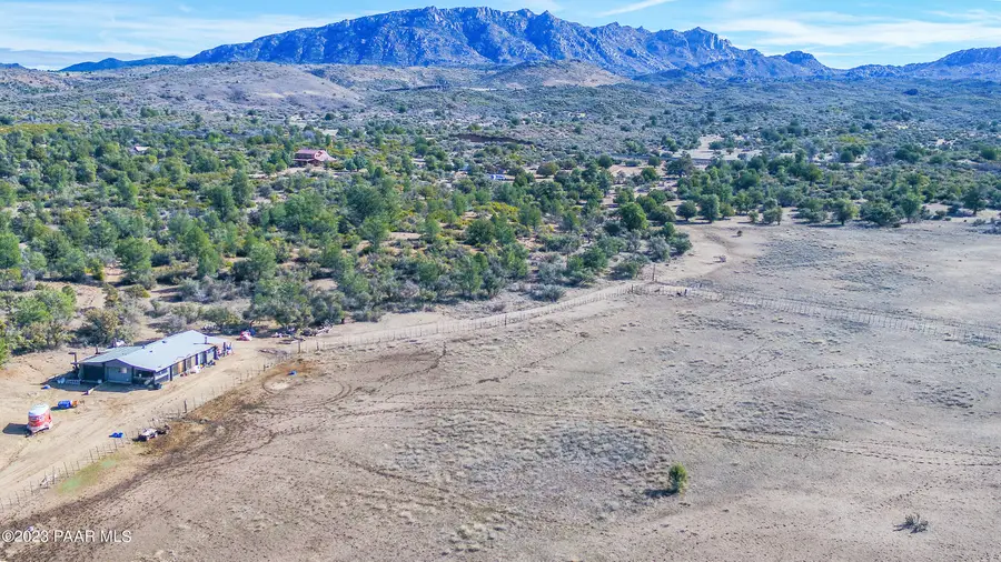 10499 W Tough Country Trail, Skull Valley, AZ 86338 - #2