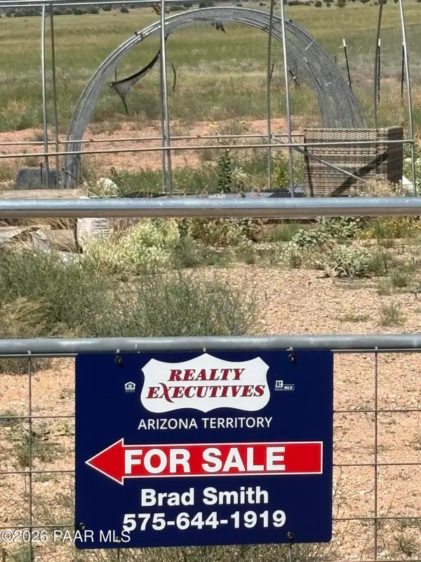 3210 W Limestone Drive, Paulden, AZ 86334