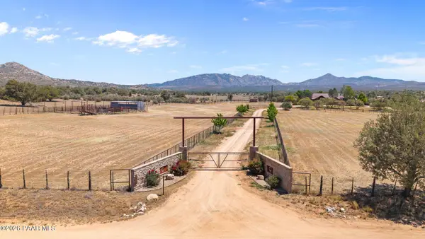 12650 W Z-3 Ranch Road, Skull Valley, AZ 86338
