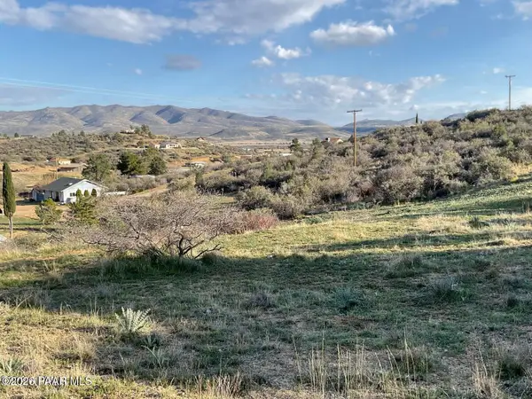 18207 S Tawny Lane, Peeples Valley, AZ 86332