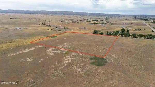 26001 N Champagne Lane, Paulden, AZ 86334