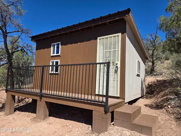 207a S Arizona Road, Ash Fork, AZ 86320