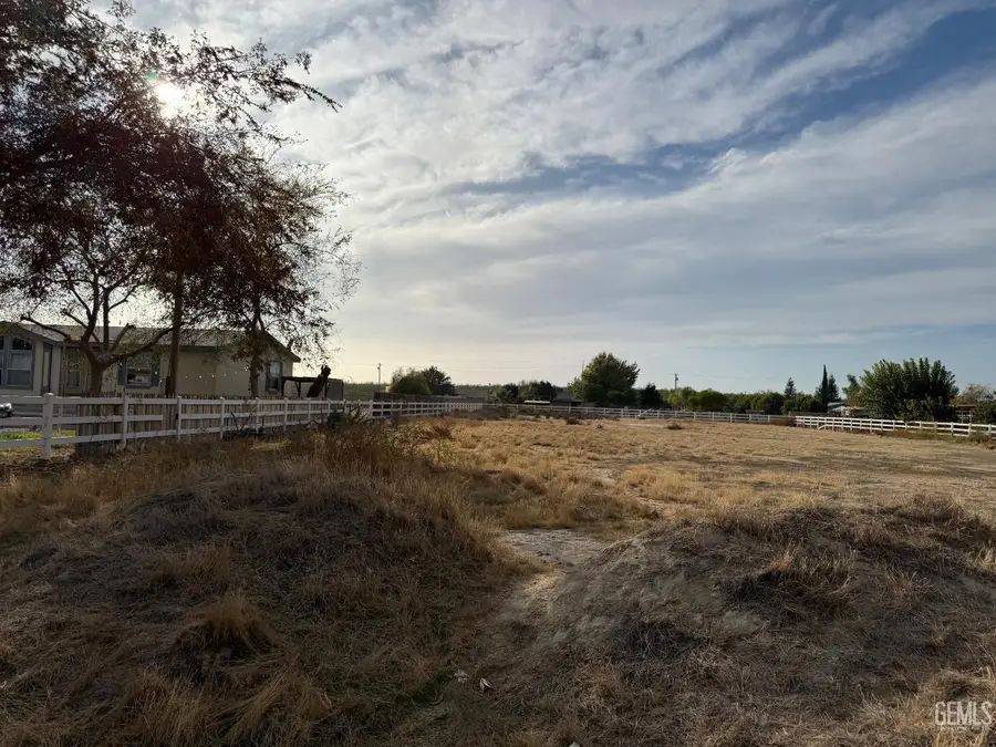 0 WILLARD ST, Bakersfield, CA 93314 - Image #2