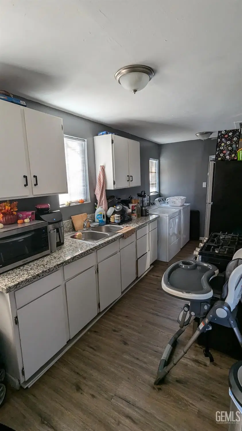 408 POWELL LANE, Bakersfield, CA 93307 - Image #3