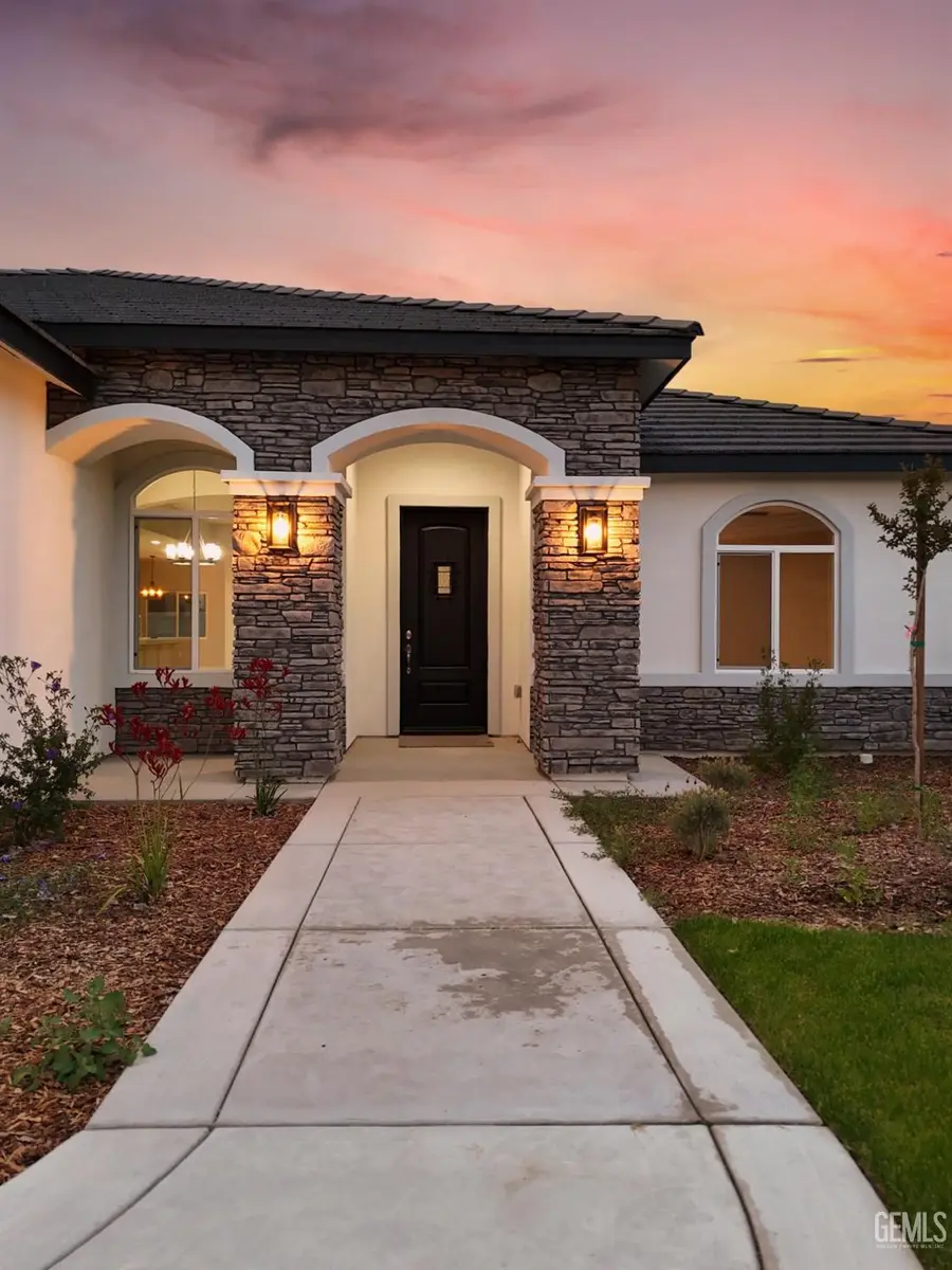 914 TOMBOY COURT, Shafter, CA 93263 - Image #2