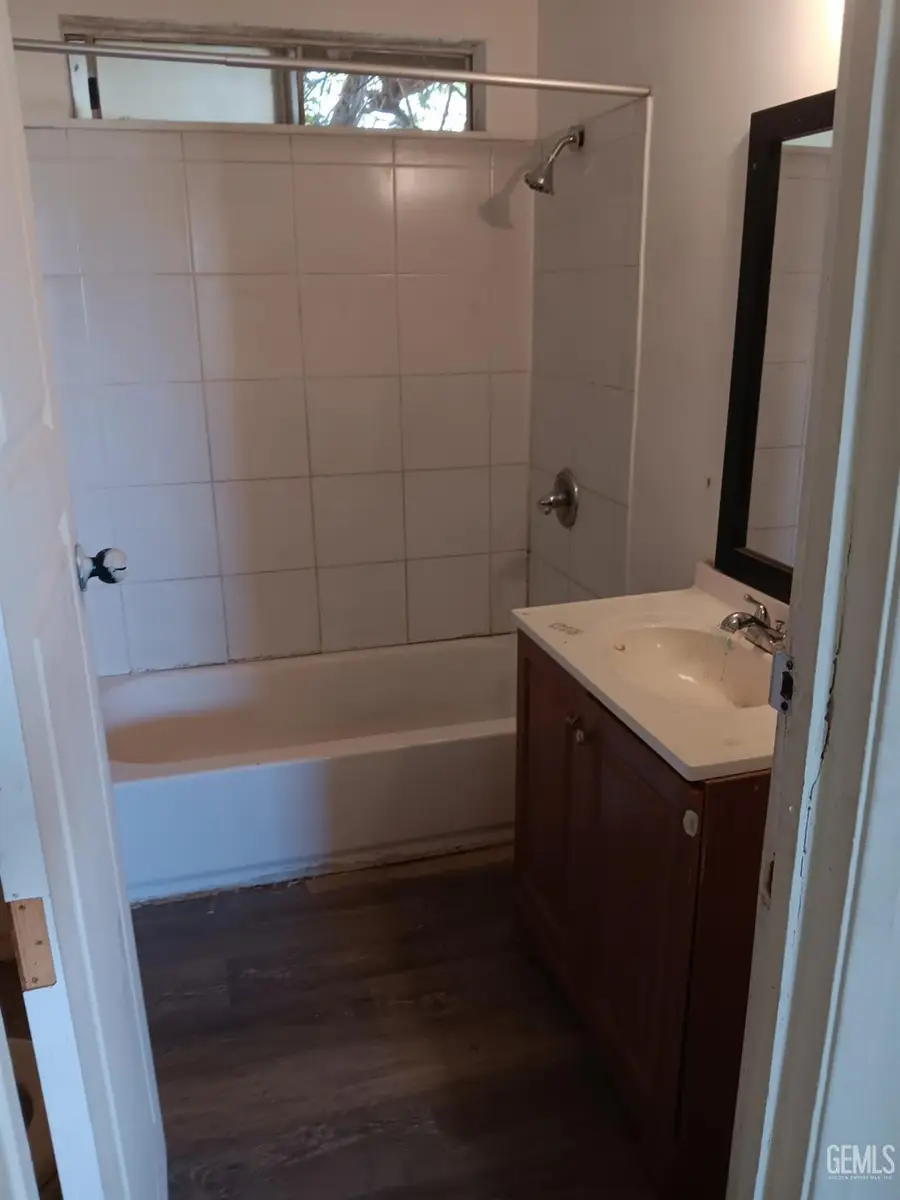 517 LINCOLN AVENUE, Bakersfield, CA 93308 - Image #3