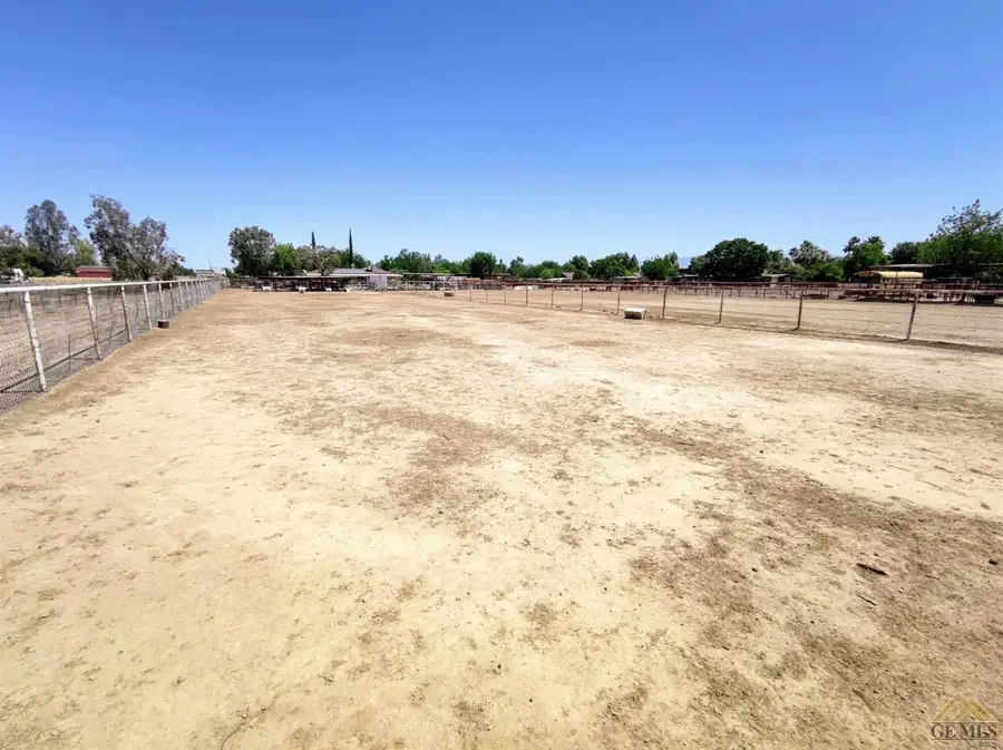 7519 MAN O WAR STREET, Bakersfield, CA 93307 - Image #3