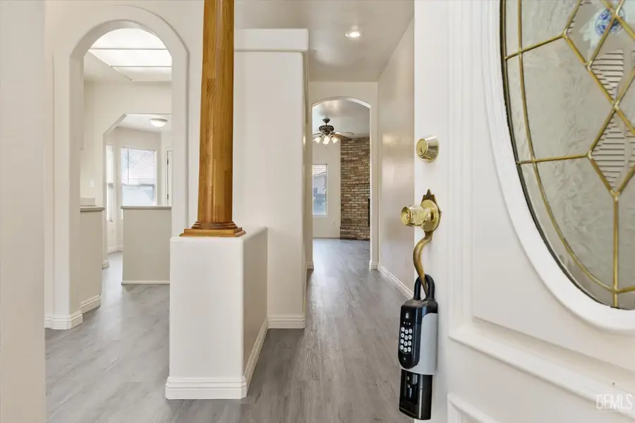 5820 SUMMER CYPRESS DRIVE, Bakersfield, CA 93313 - Image #3