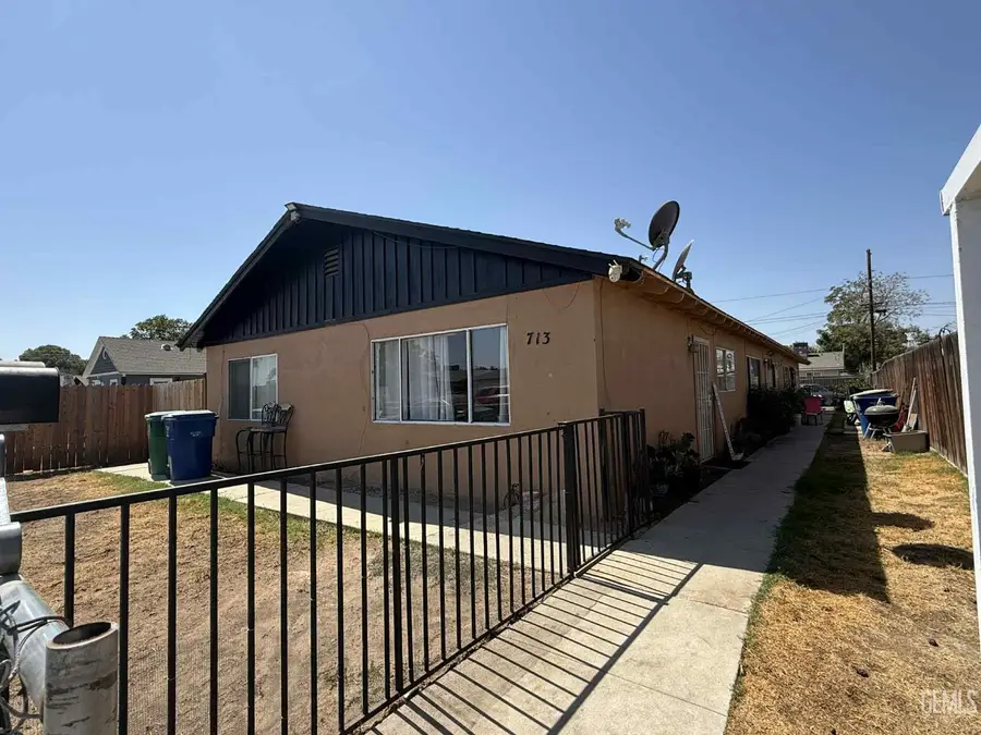 713 IRIS STREET, Bakersfield, CA 93308 - Image #2