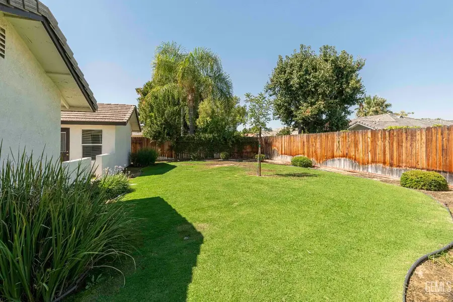 10908 ROYAL ASCOT AVENUE, Bakersfield, CA 93312 - Image #3