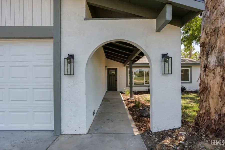 707 ACACIA AVENUE, Bakersfield, CA 93305 - Image #2