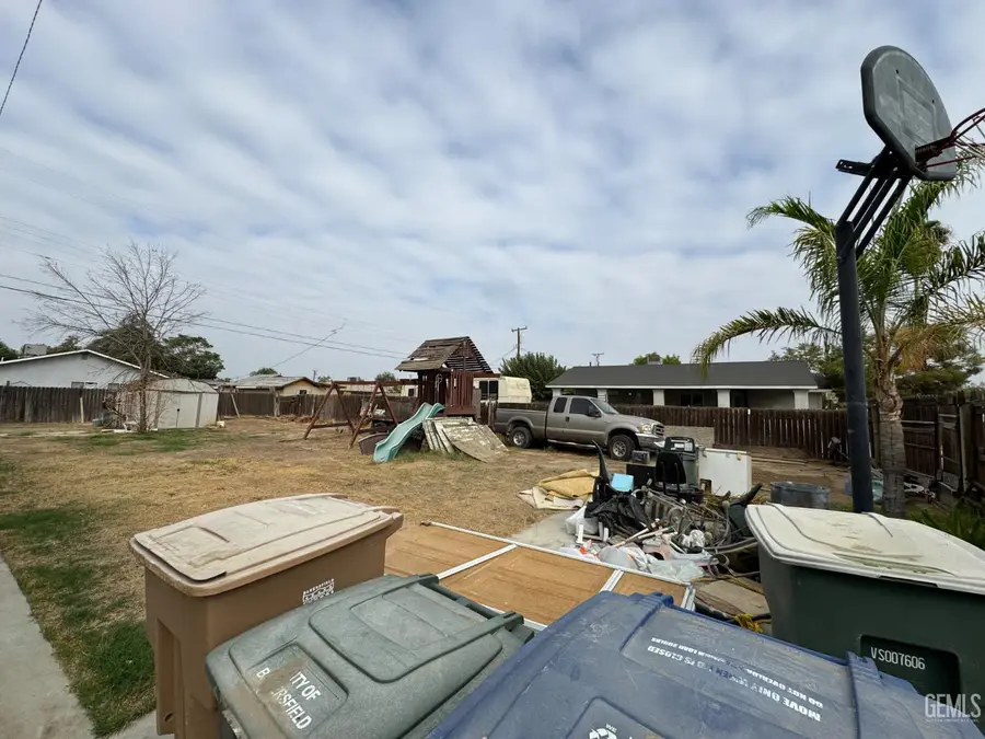 3517 LOTUS LANE, Bakersfield, CA 93307 - Image #2