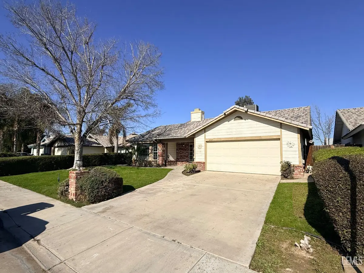 4104 SOUTHERN BREEZE DRIVE, Bakersfield, CA 93313 - Image #1