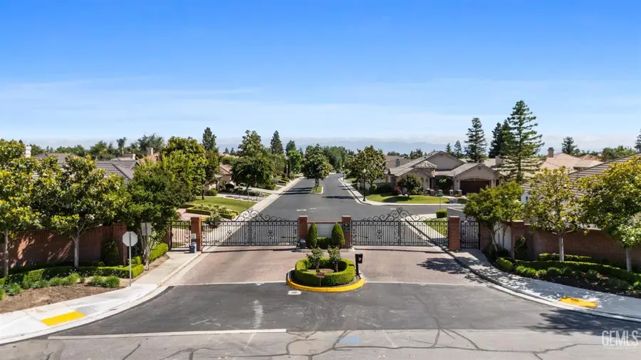 1904 WEDGEMONT PLACE, Bakersfield, CA 93311 - Image #2
