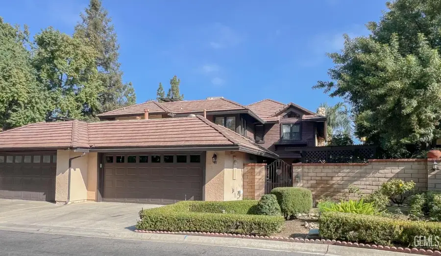 2323 EASTHILLS DRIVE #57, Bakersfield, CA 93306 - Image #2