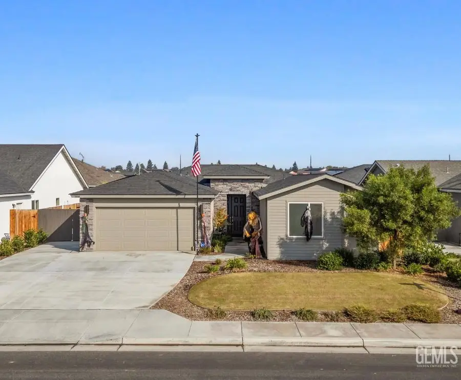 7600 EMERALD GREEN AVENUE, Bakersfield, CA 93313 - #2