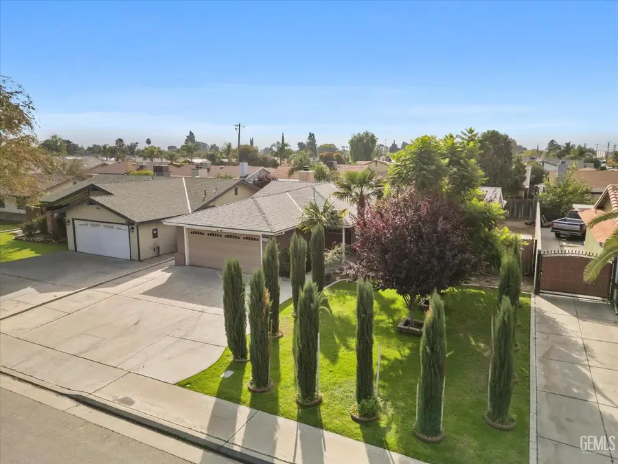 2005 SPRINGFIELD AVENUE, Bakersfield, CA 93304 - Image #3