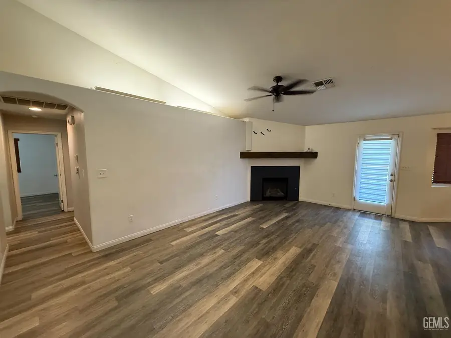 10710 CORONADO POINTE DRIVE, Bakersfield, CA 93311 - Image #3