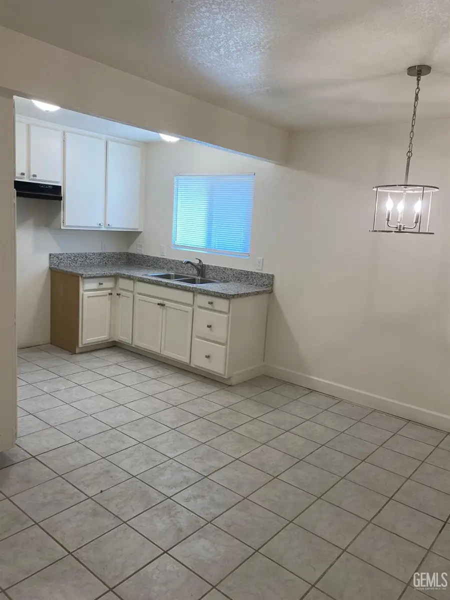 5900 ALMENDRA AVENUE #C, Bakersfield, CA 93309 - Image #3