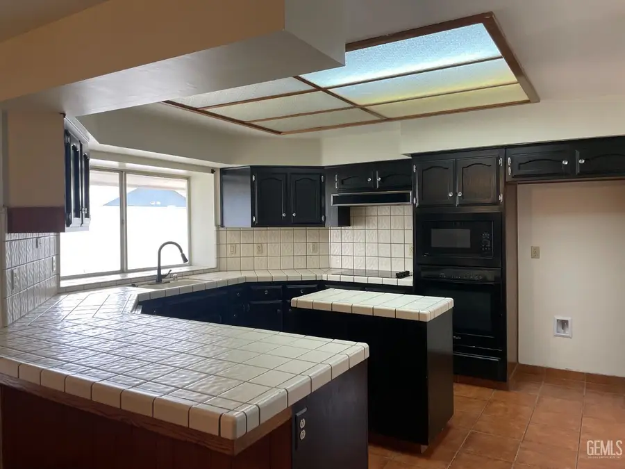 7712 JENSEN AVENUE, Bakersfield, CA 93308 - Image #3