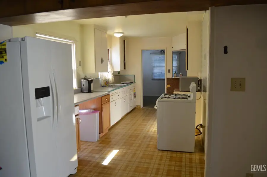 236 OAKDALE DRIVE, Bakersfield, CA 93309 - Image #3