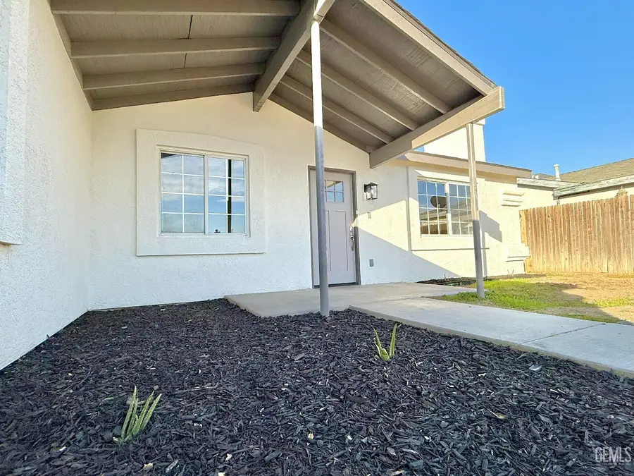 5218 SKELDALE COURT, Bakersfield, CA 93307 - Image #3