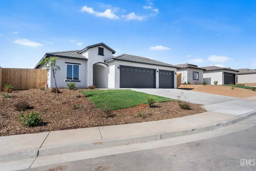 9207 BROWN LEAF AVENUE, Bakersfield, CA 93306 - Image #2