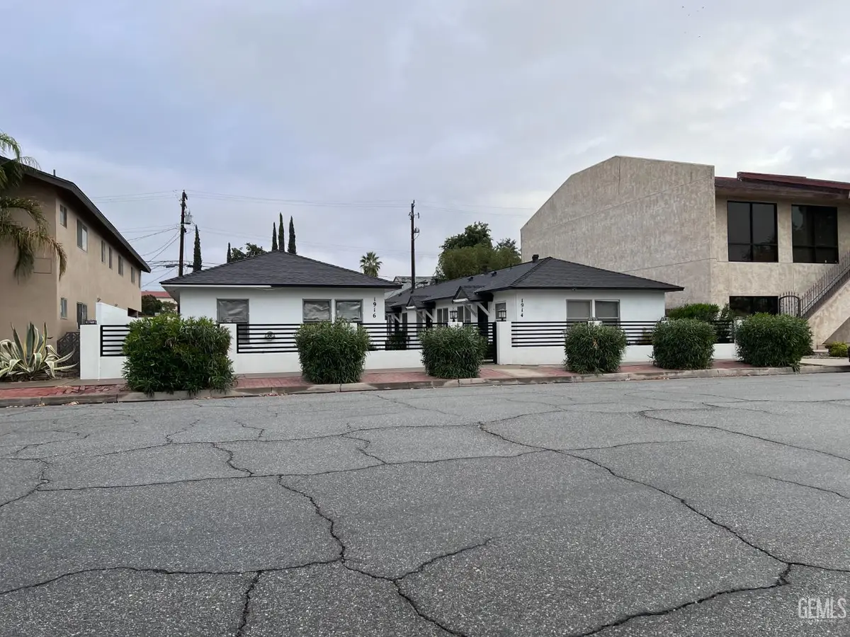 1914 16TH STREET, Bakersfield, CA 93301 - Image #1