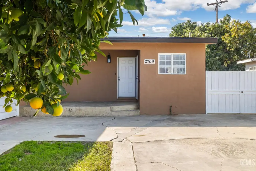 2709 DORE DRIVE, Bakersfield, CA 93304 - Image #2