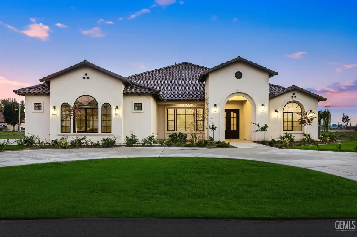 8023 IMMACULATE, Bakersfield, CA 93313 - Image #1