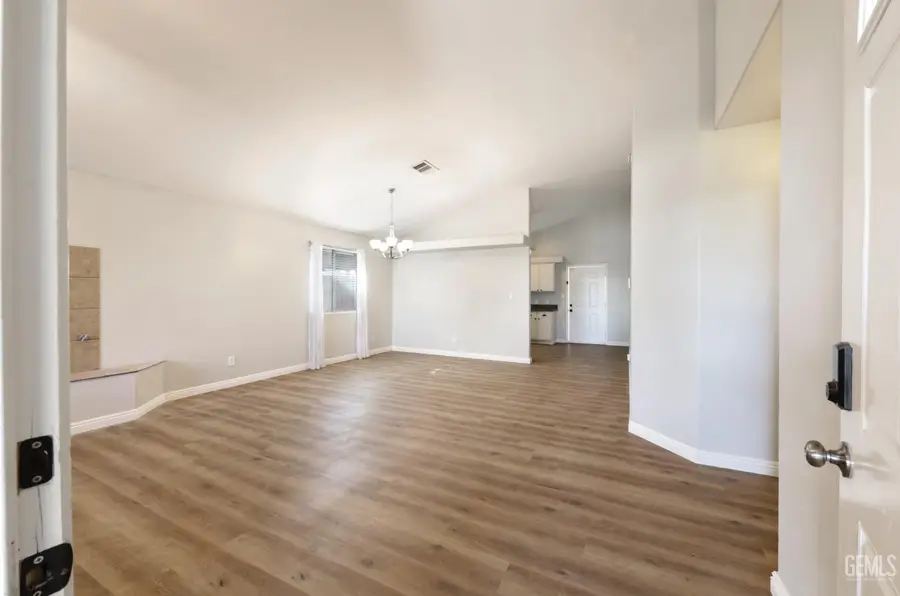 203 PIERCE STREET, Taft, CA 93268 - Image #3