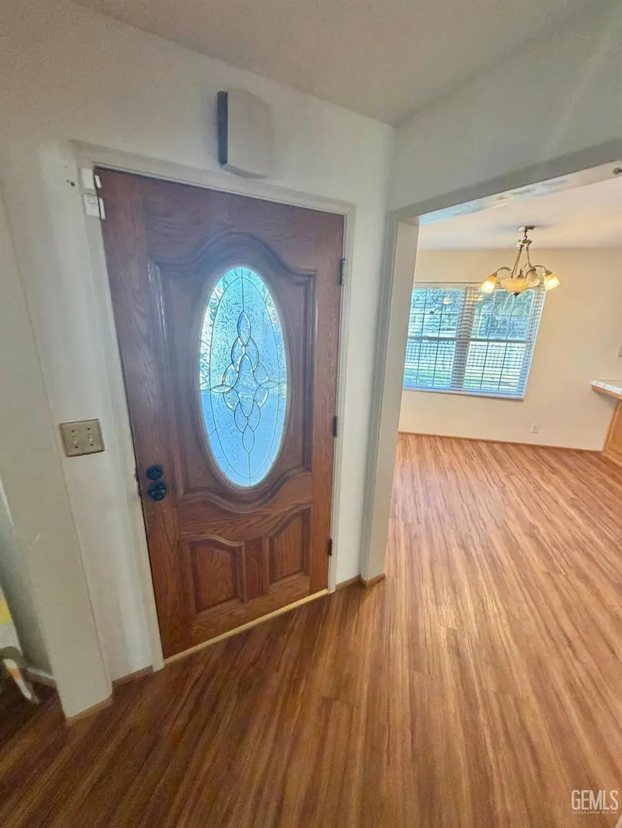 613 EL PRADO DRIVE, Bakersfield, CA 93304 - Image #3